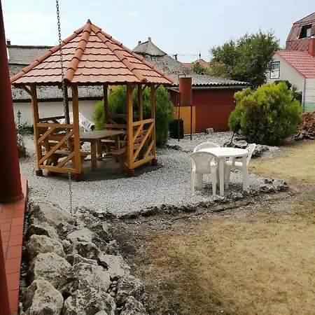 Napocska Panzio Guest house Vonyarcvashegy