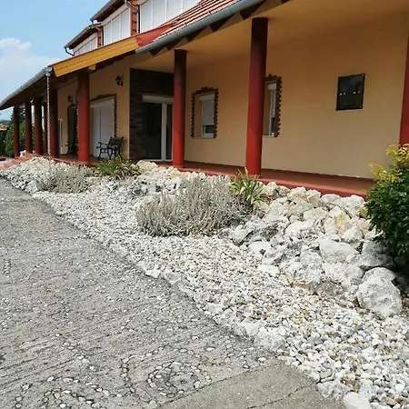 Napocska Panzio 3*